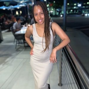 Meet your Posher, Danielle